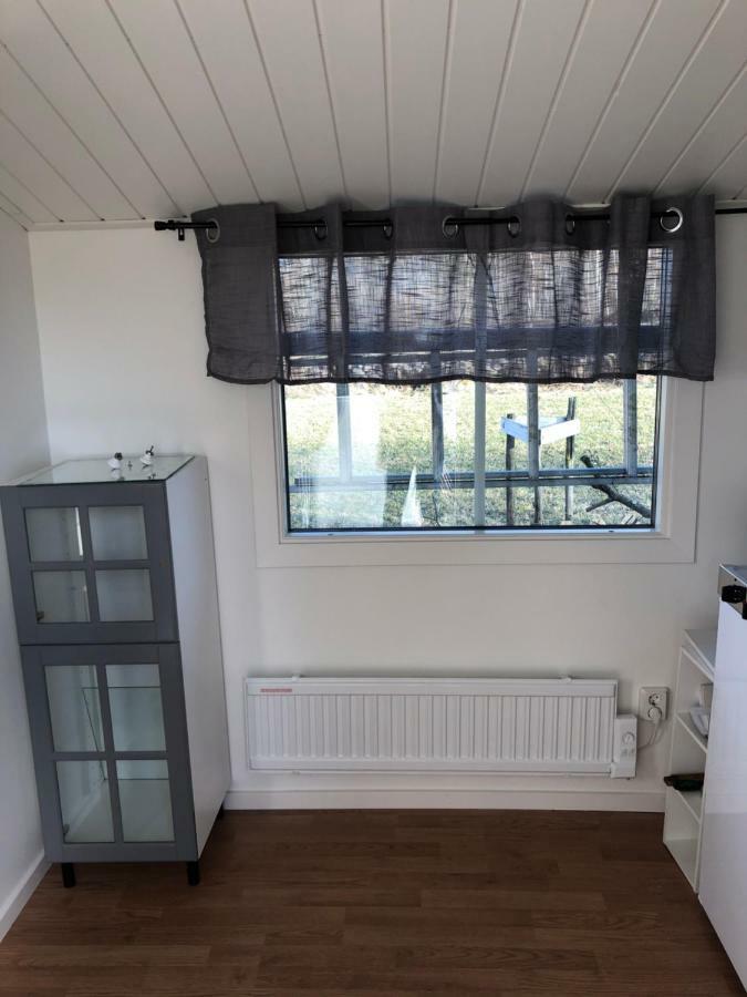 היו Two Small Guest Houses By Lake Rent Out As One מראה חיצוני תמונה