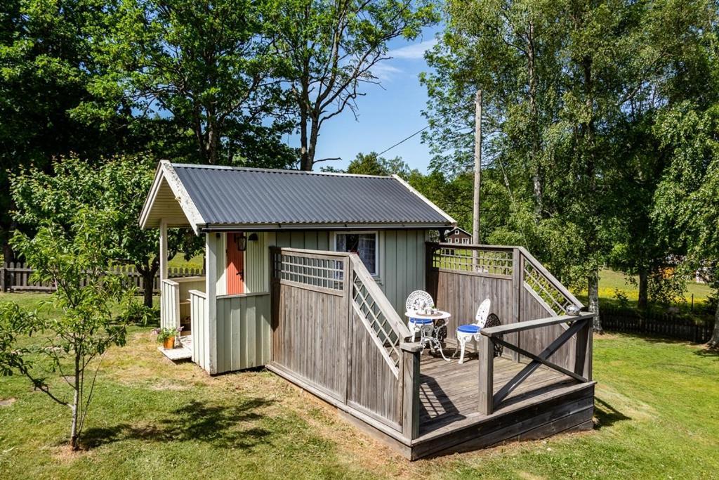 היו Two Small Guest Houses By Lake Rent Out As One מראה חיצוני תמונה